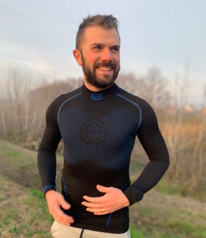 Vestibilità aderente dell’intimo termico per ciclismo e running
